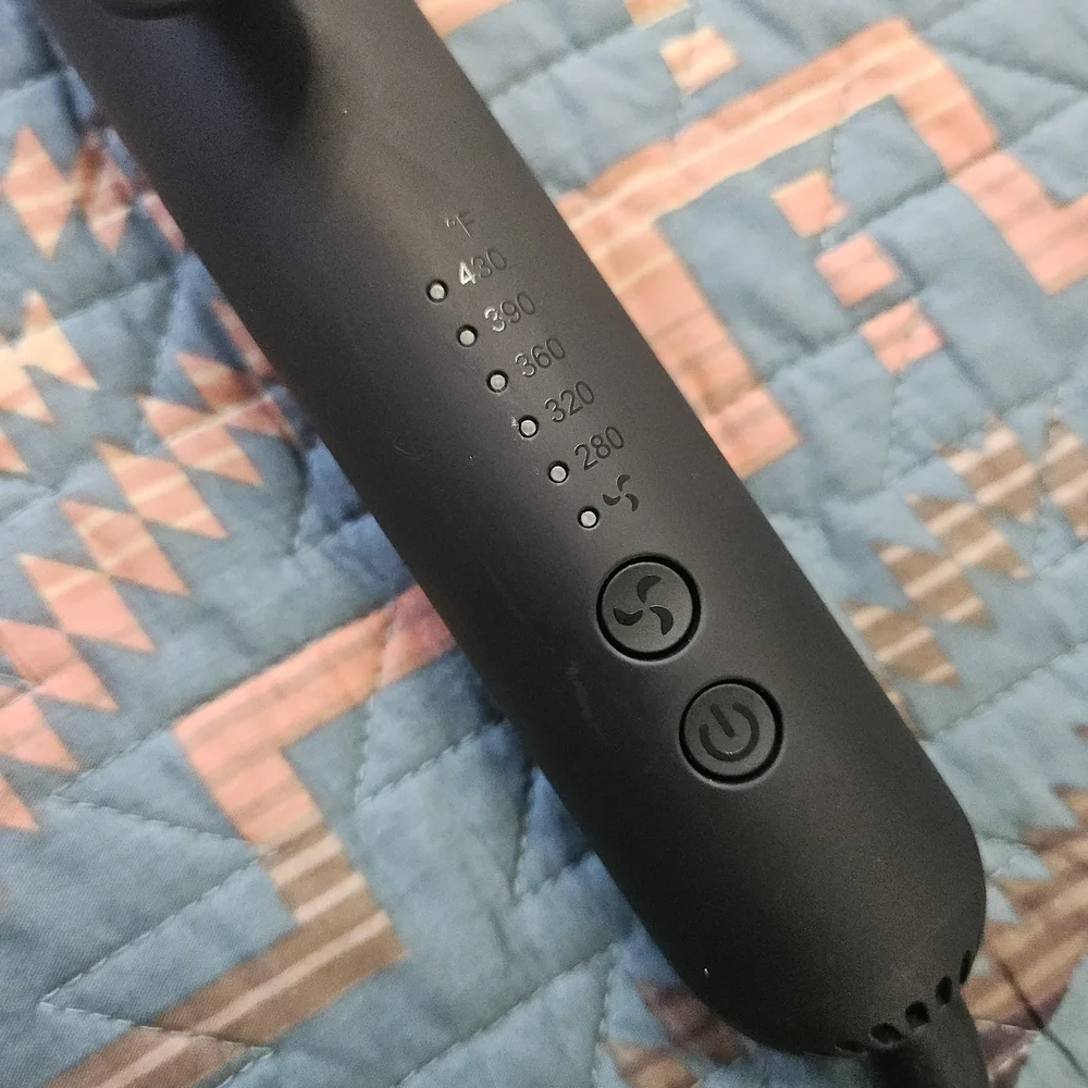 Lange Black Hair‎ Styling Tool